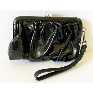 Simply Vera Wang Black Patent Leather Wristlet Clutch Retro Kiss Lock Closure